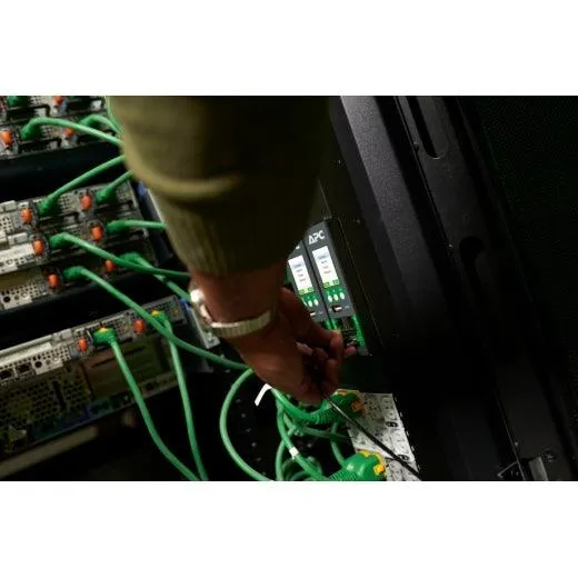 APC 50|60 Hz | 200 - 240 | 346 - 415VAC | Load Capacity 17300VA (APDU10350SW)