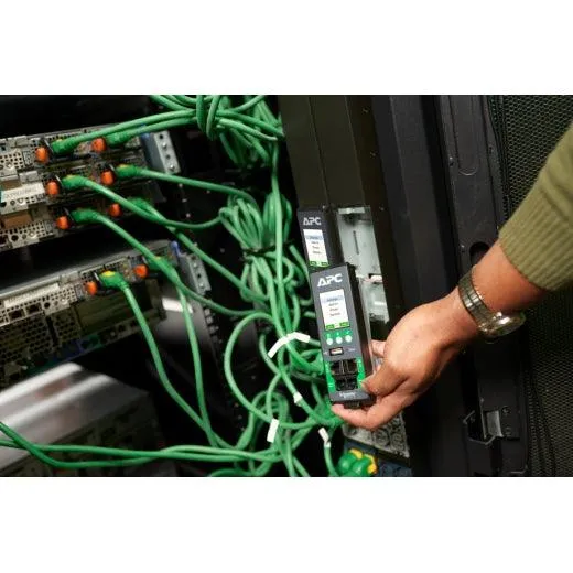 APC 50|60 Hz | 200 - 240 | 346 - 415VAC | Load Capacity 17300VA (APDU10350SW)