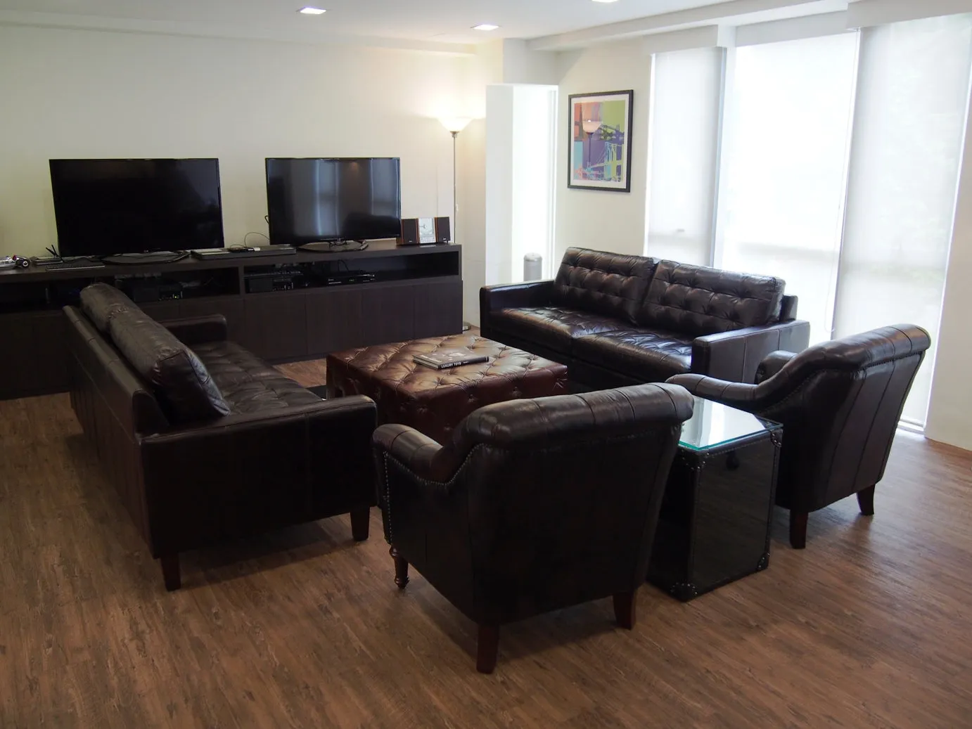 BENTLEY LEATHER SOFA
