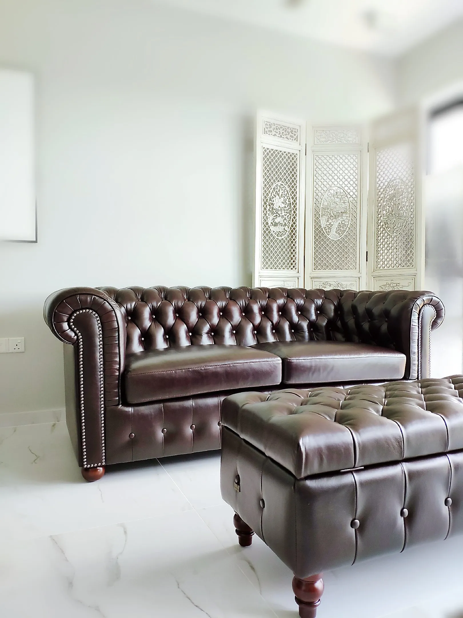 SANDRINGHAM CHESTERFIELD SOFA